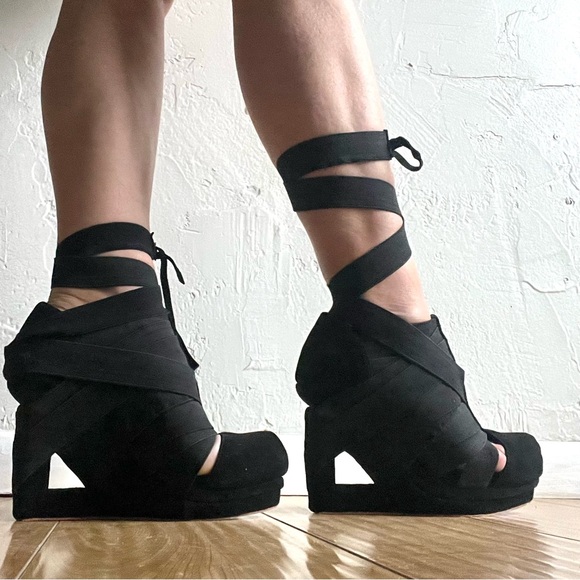 Nicholas K Elegant Black Strappy Women´s Shoes Sz 7